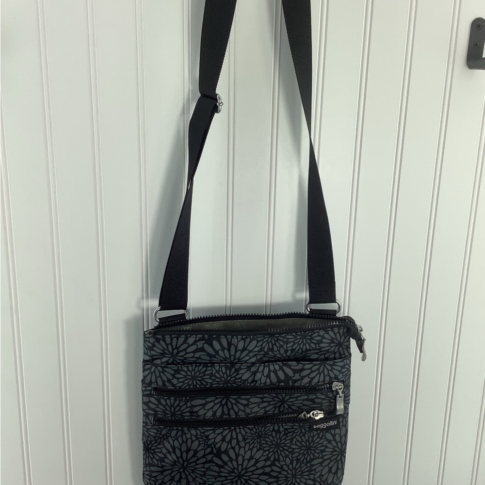 Baggallini crossbody
